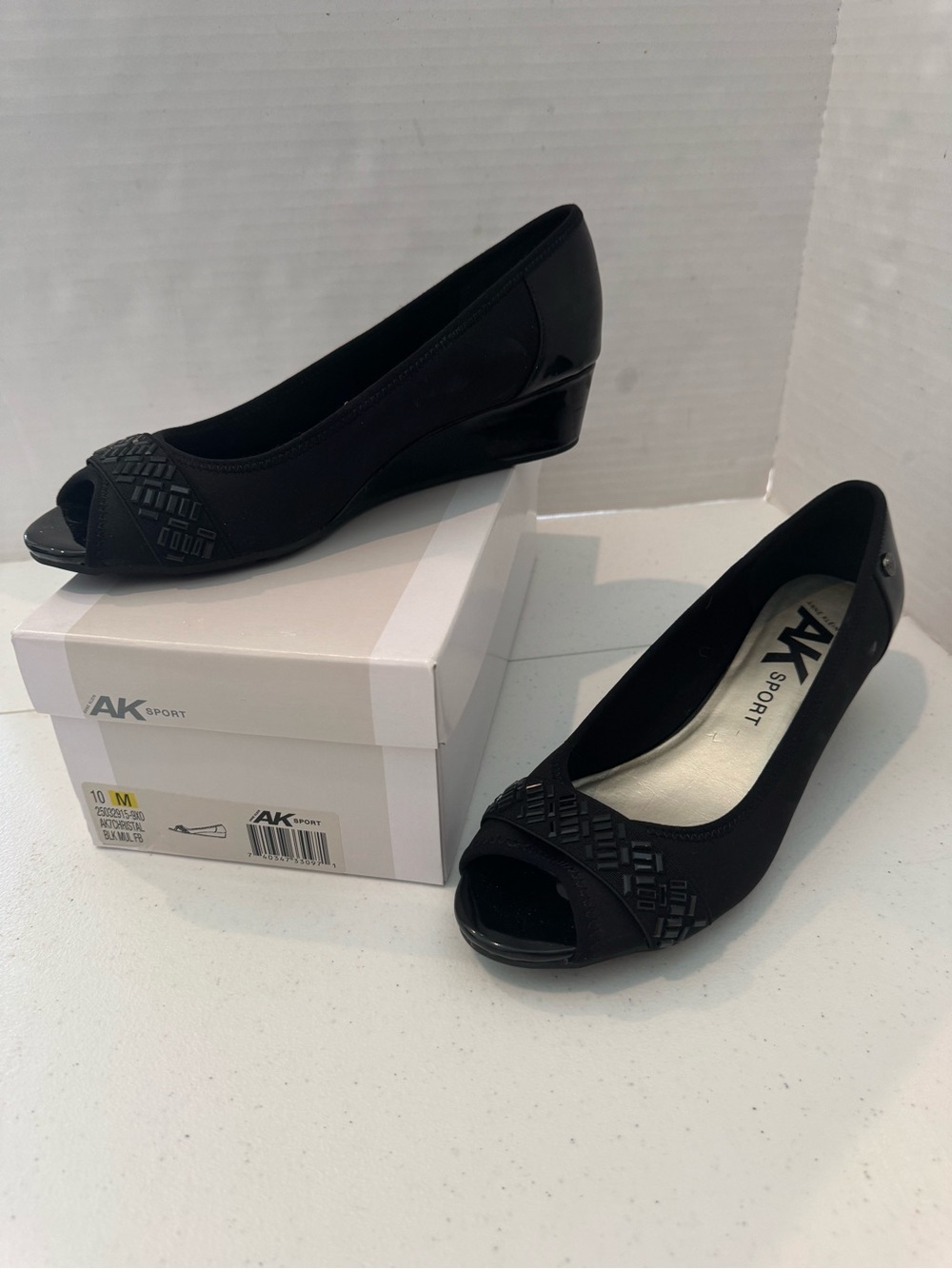 Anne Klein Black Peep-Toe Wedge Pumps with Woven Detail size 10
